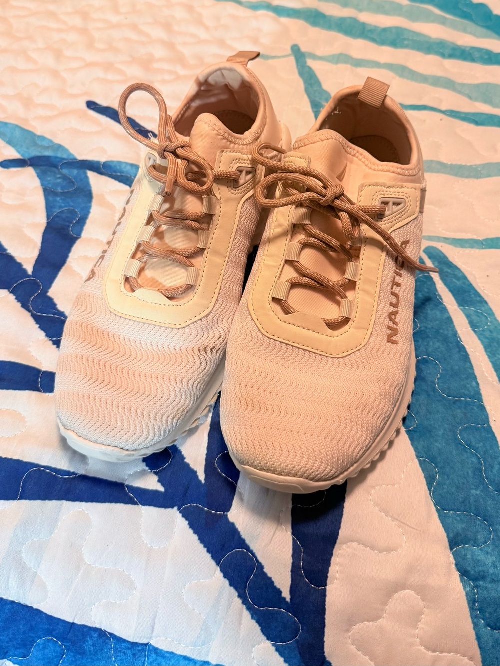 WOMEN'S NAUTICA DANVILLE WALKING SHOES